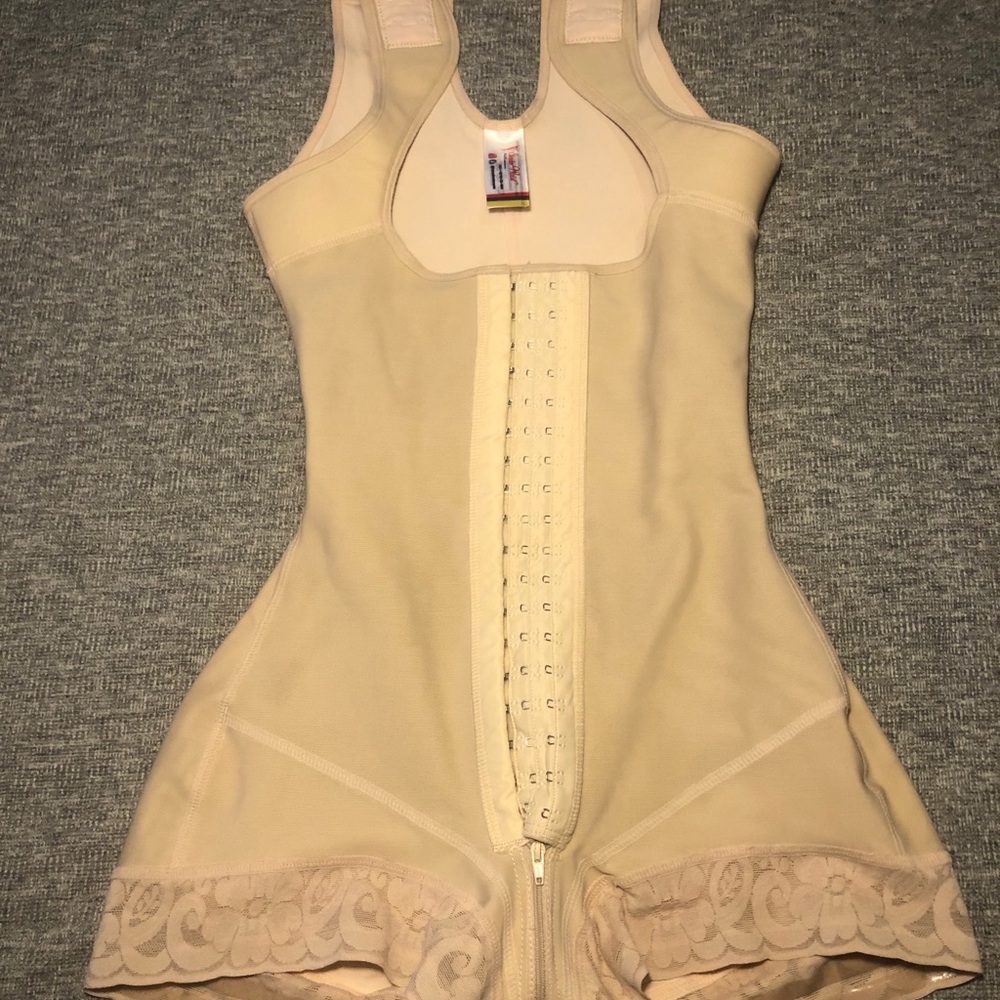 Body shaper faja Colombiana hook and loop zipper